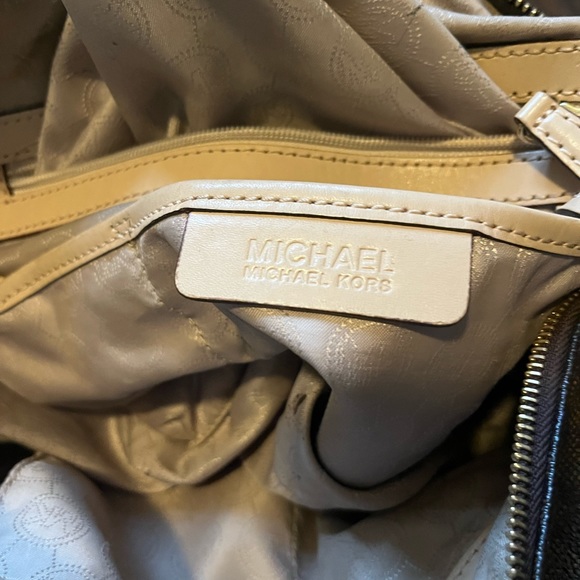 Good used condition MK MIchael Kors satchel. - Picture 3 of 6